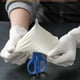 thumbnail image 2 of Guantes Básicos De Nitrilo Para Exámenes 5,5 Resistentes Con Polvo Guantes Desechables Limpios Blancos 100 Unidades, 2 of 8