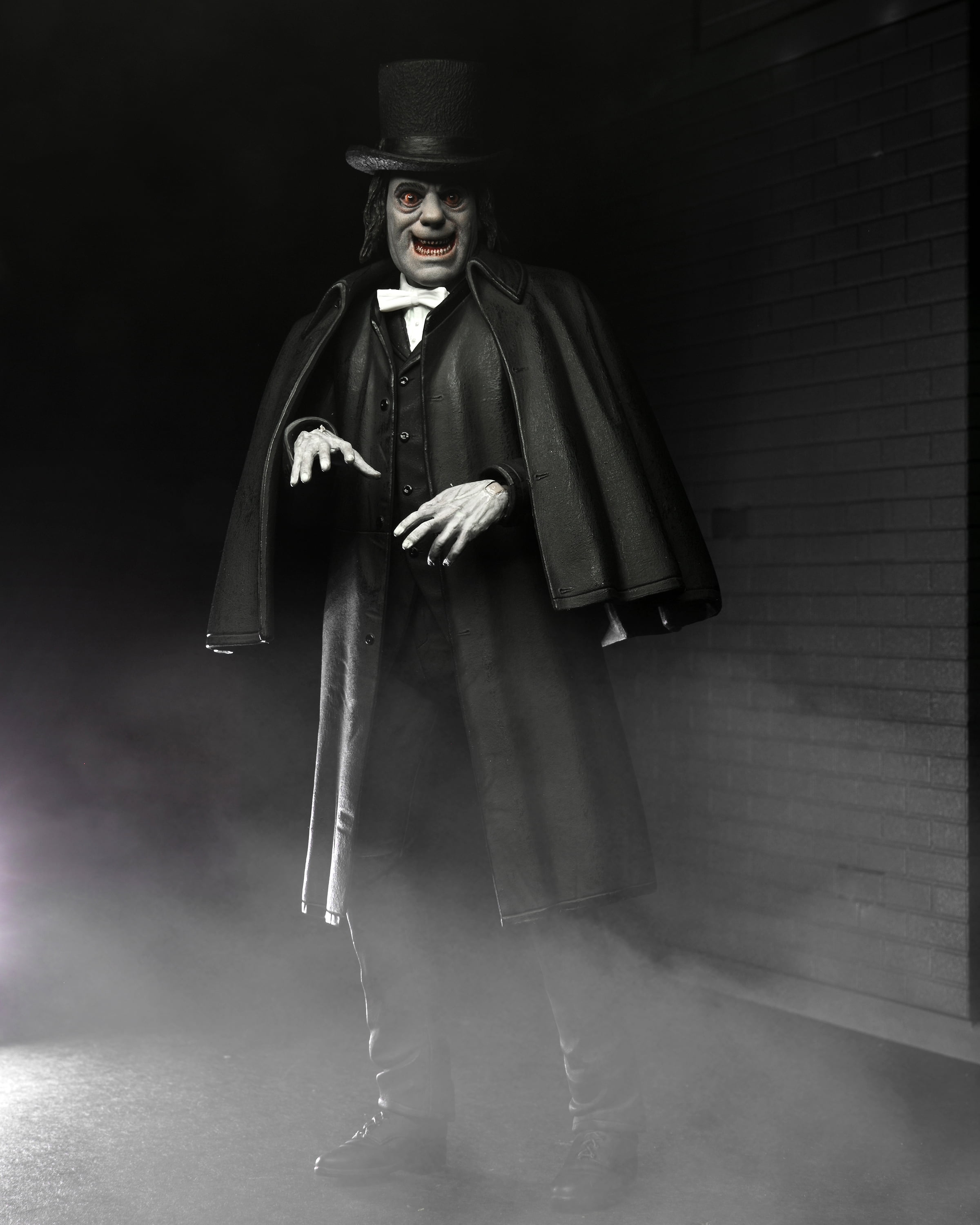 London after Midnight ビーバーハット NECA Amazon.com: NECA - London After Midnight - Edward C. Burke 7