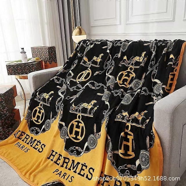 Light Luxury Flannel Blanket Big Brand Comfortable Blanket Sofa Nap Blanket
