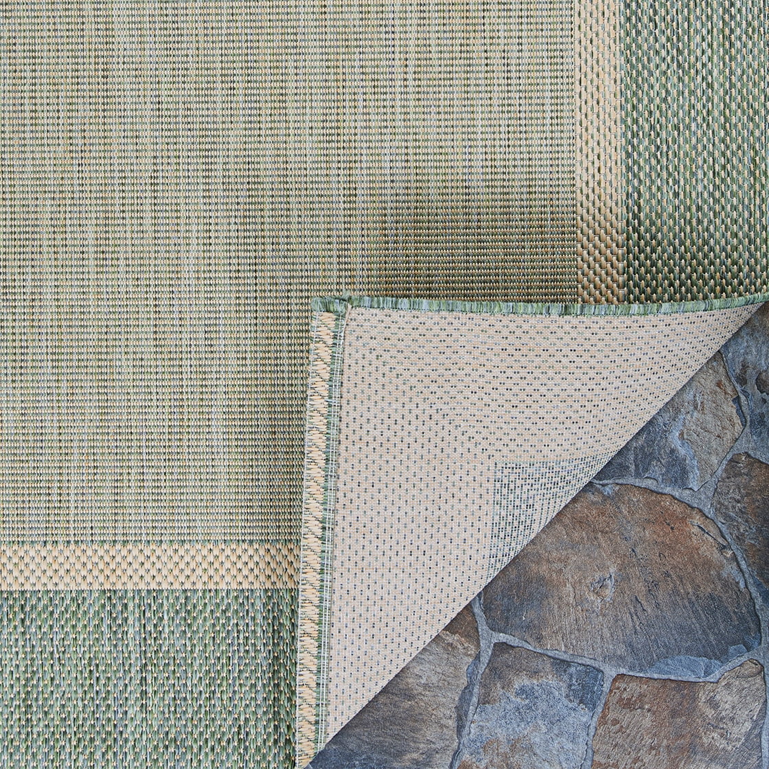 8.5' Beige and Green Bordered Round Polypropylene Area Throw Rug