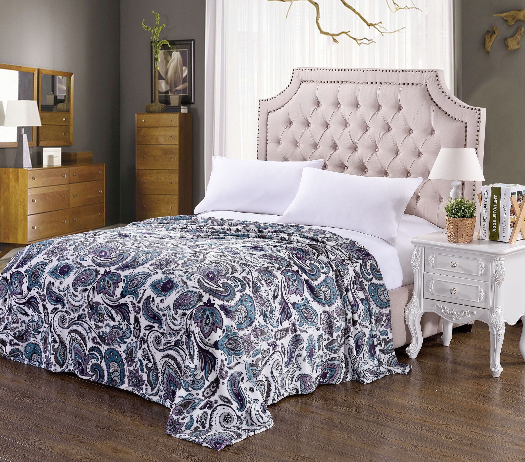 Home Essentials by Décor&More Jessica Printed Microplush Blanket