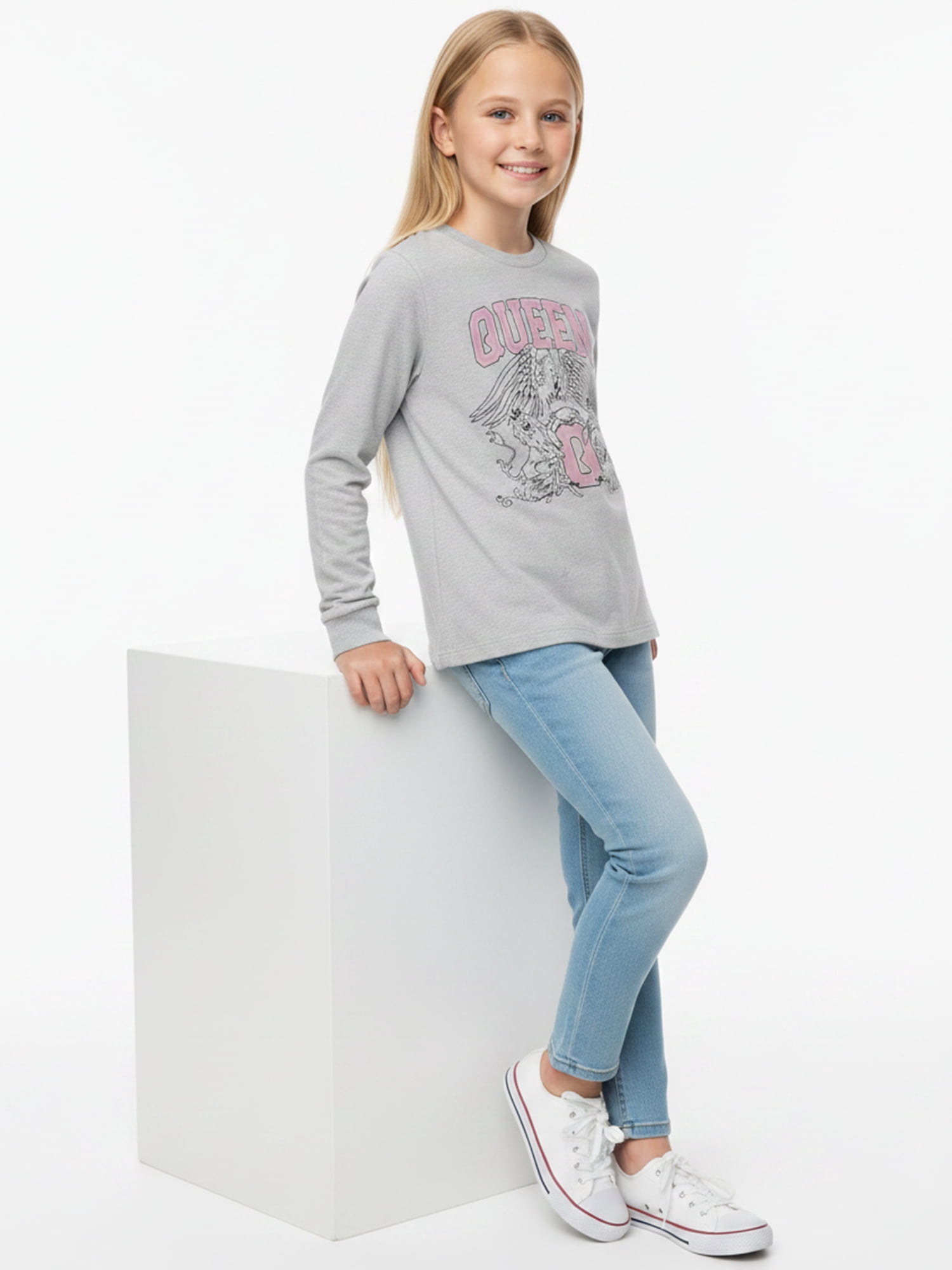 Wonder Nation Girls Graphic Queen Crest Tee with Long Sleeves, Sizes 4–18