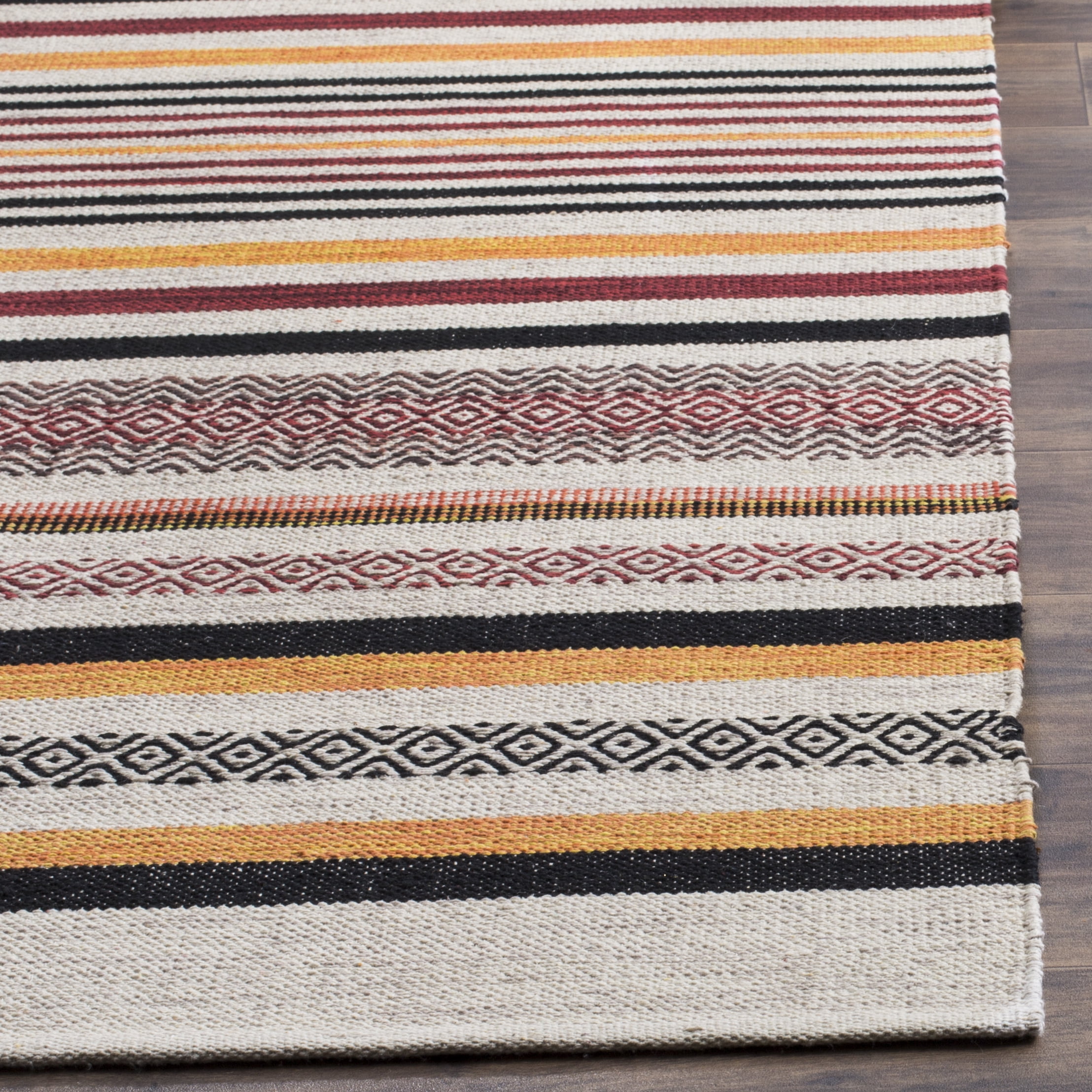 SAFAVIEH Montauk Crawford Striped Soft Braided Cotton Area Rug, Red/Multi, 4' x 6'