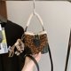 thumbnail image 3 of Mini bolso retro con estampado de leopardo para mujer, estilo nicho, 2025, moderno bolso de mano, bandolera coreana, 3 of 4
