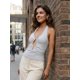 thumbnail image 4 of Top de verano para mujer con cuello halter, estilo bohemio, escote pronunciado, sin mangas, espalda descubierta, corte ajustado, ideal para fiestas y uso diario., 4 of 9