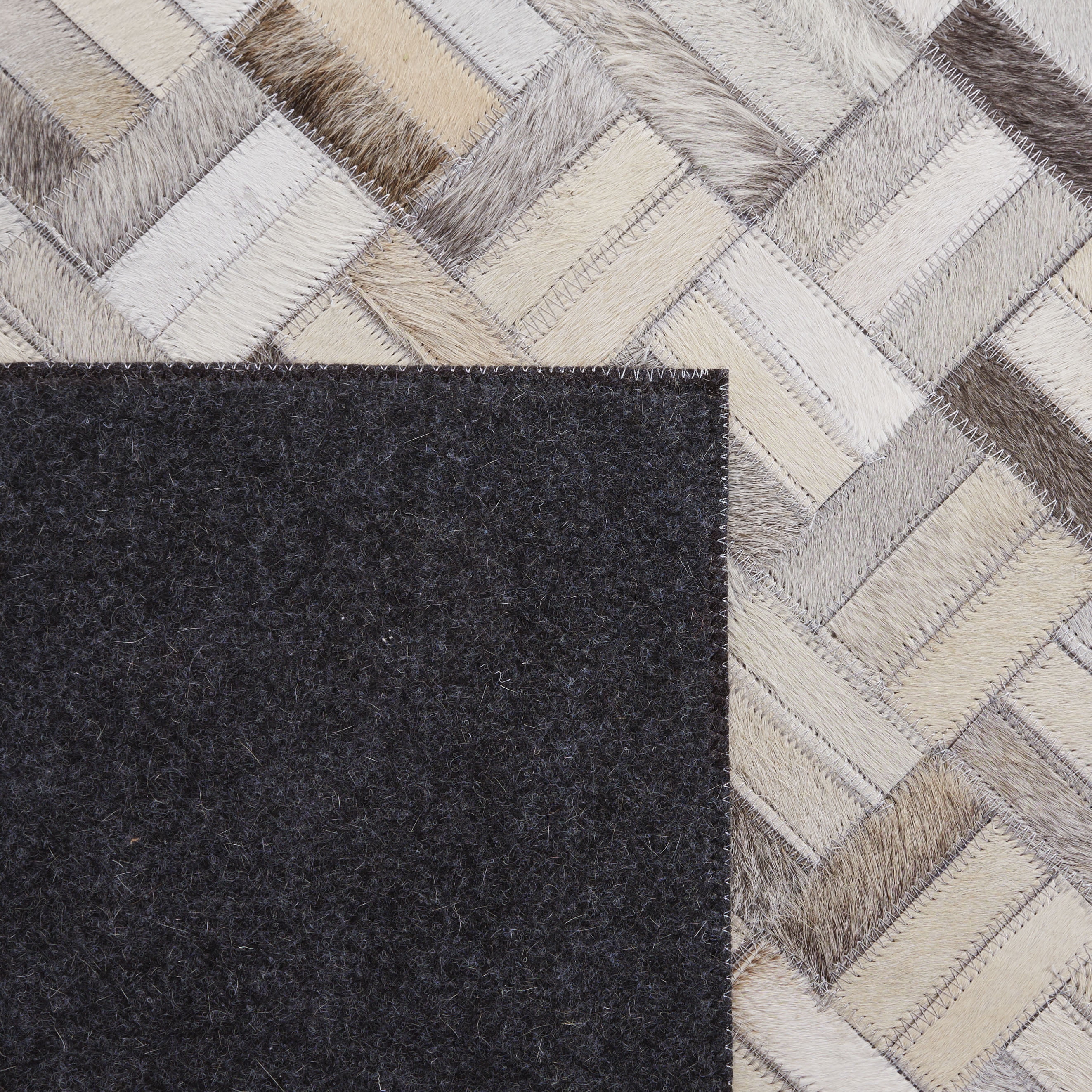 SAFAVIEH Studio Leather Scott Geometric Area Rug, Black/Grey, 4' x 6'