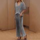 thumbnail image 4 of Conjunto de Sudor para las Mujeres de la Pierna Ancha de Moda Sólido Cuello en V de Manga Corta Pijamas, Pantalones Recortados Casuales Conjunto para el Descanso Y el Ocio en Interiores, 4 of 7