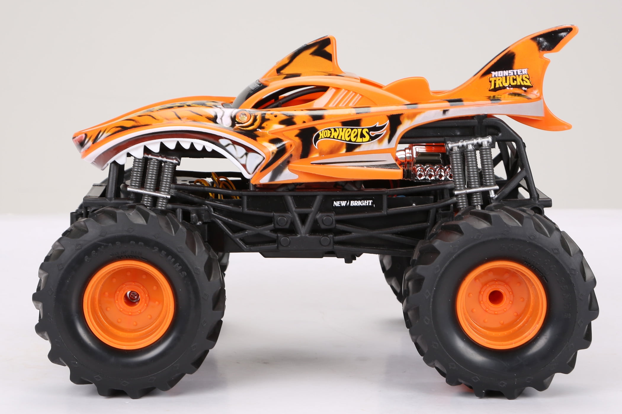 hot wheels tiger shark remote control