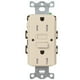 thumbnail image 1 of Receptáculo dúplex GFCI resistente a manipulaciones Lutron de 15 amperios en color almendra claro, 1 of 5