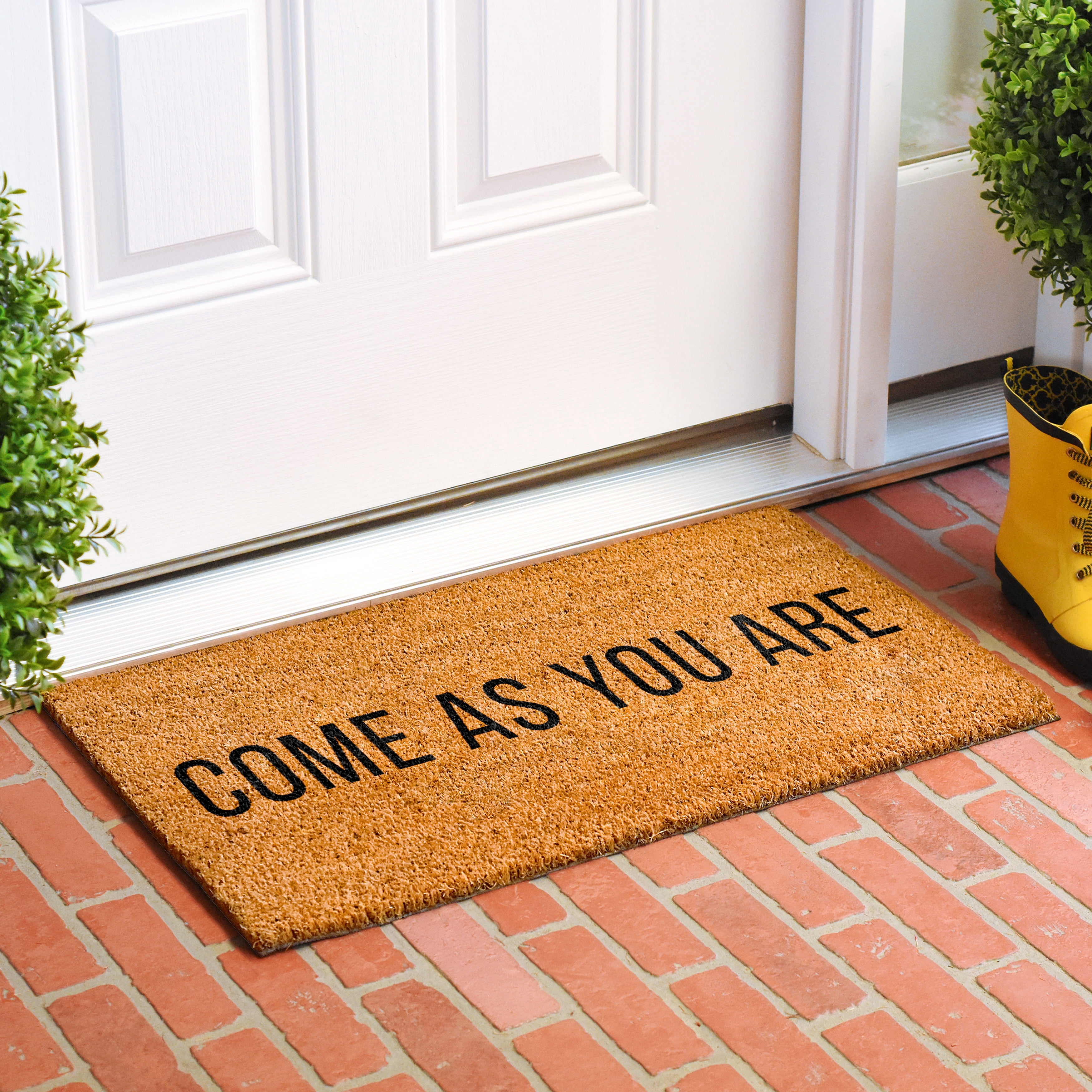 Calloway Mills 109953048 30 x 48 in. Come As You Are Doormat - Natural & Black