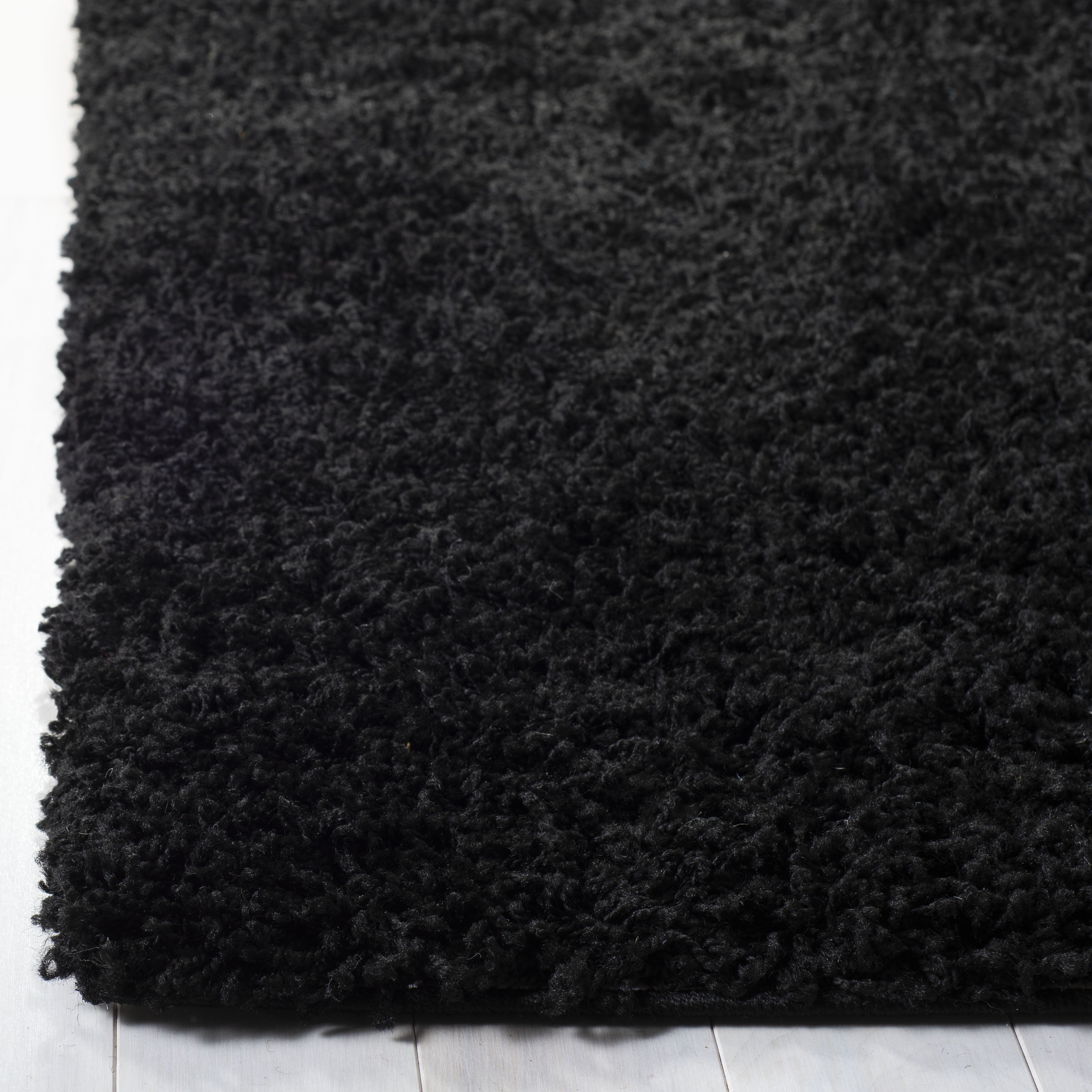 SAFAVIEH Lavena Solid Plush Shag Runner Rug, Black, 2'3" x 8'