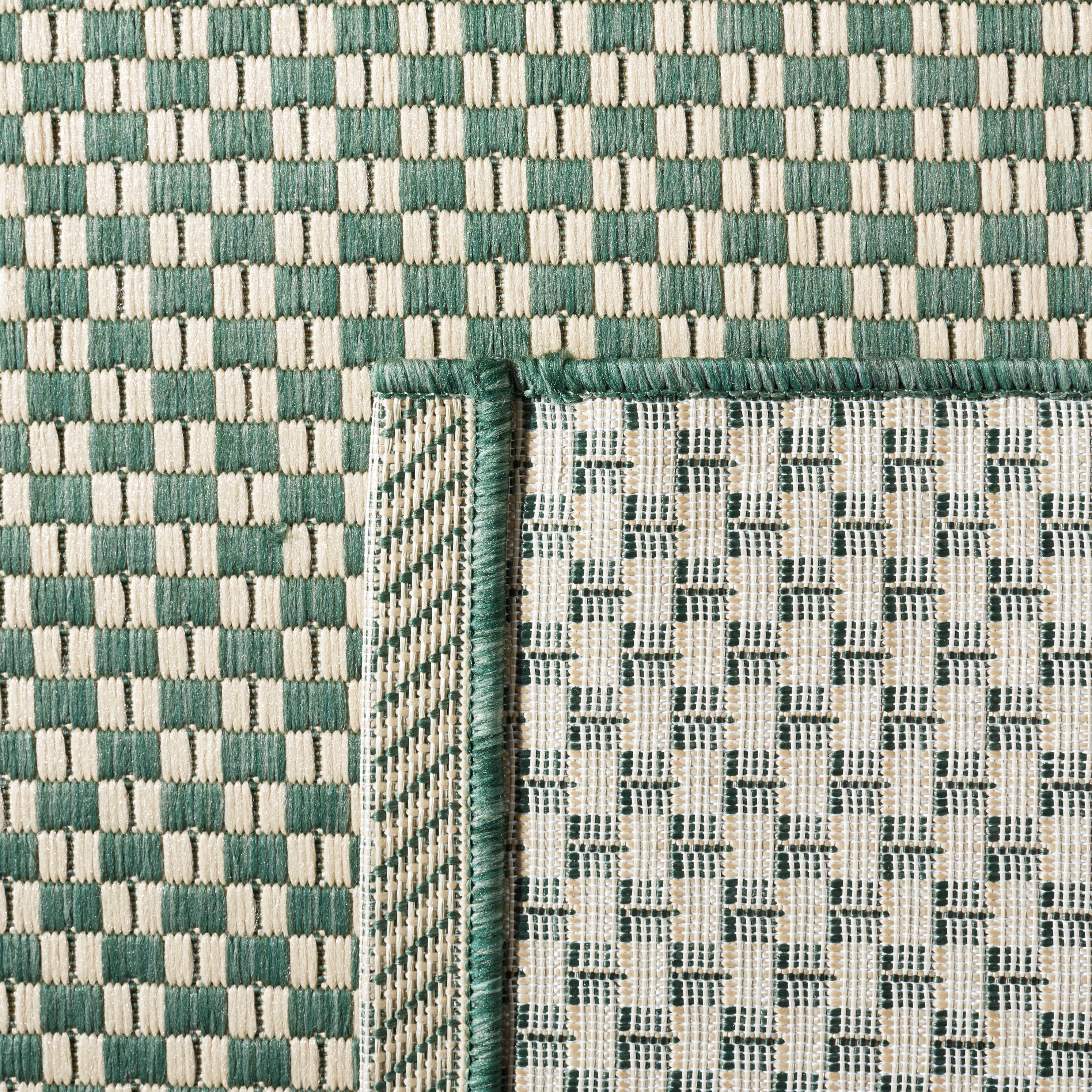 SAFAVIEH Courtyard Flint Checkered Indoor/Outdoor Area Rug, Dark Green/Beige, 6'7" x 6'7" Square