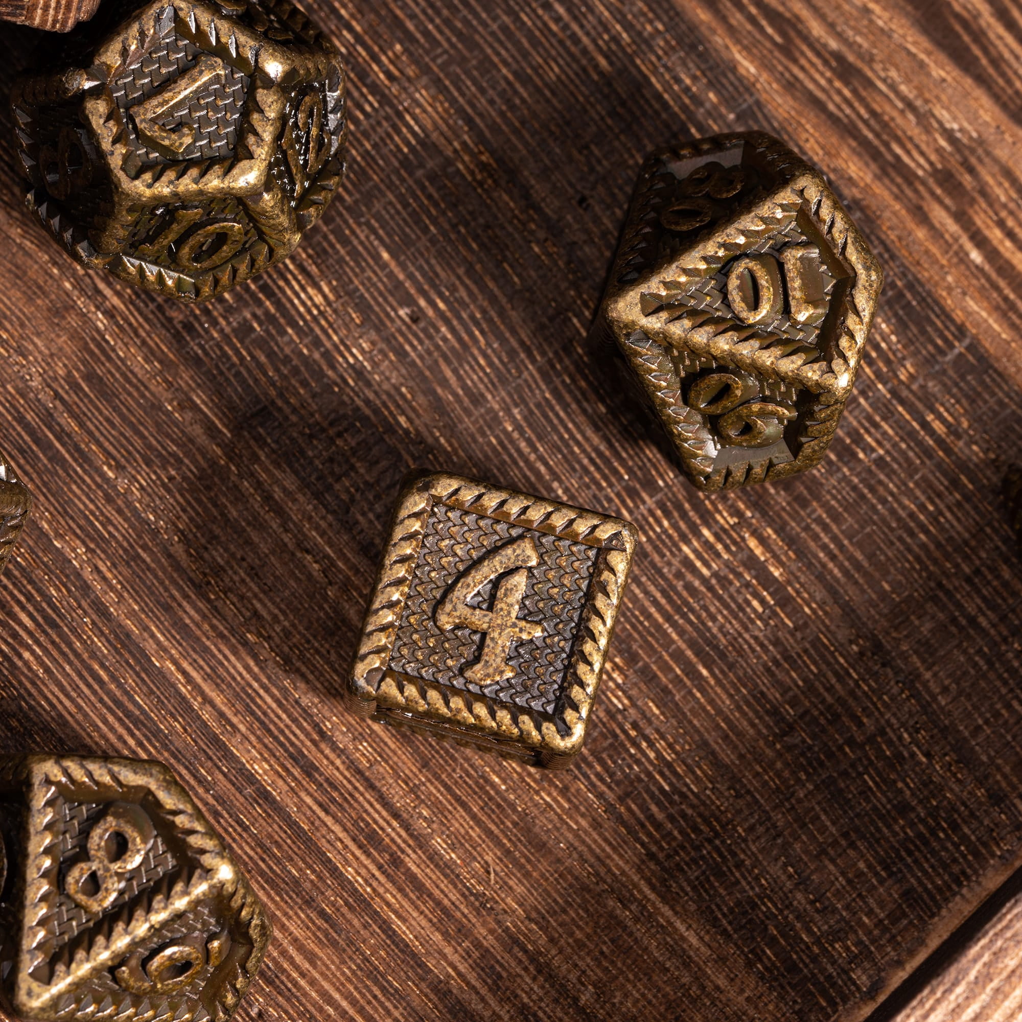 Cusdie Metal DND Dice Set, 7 die Metal Polyhedral D&D Dice Set Serrated Edge Dice for DND Dungeons and Dragons TTRPG Role Playing Games