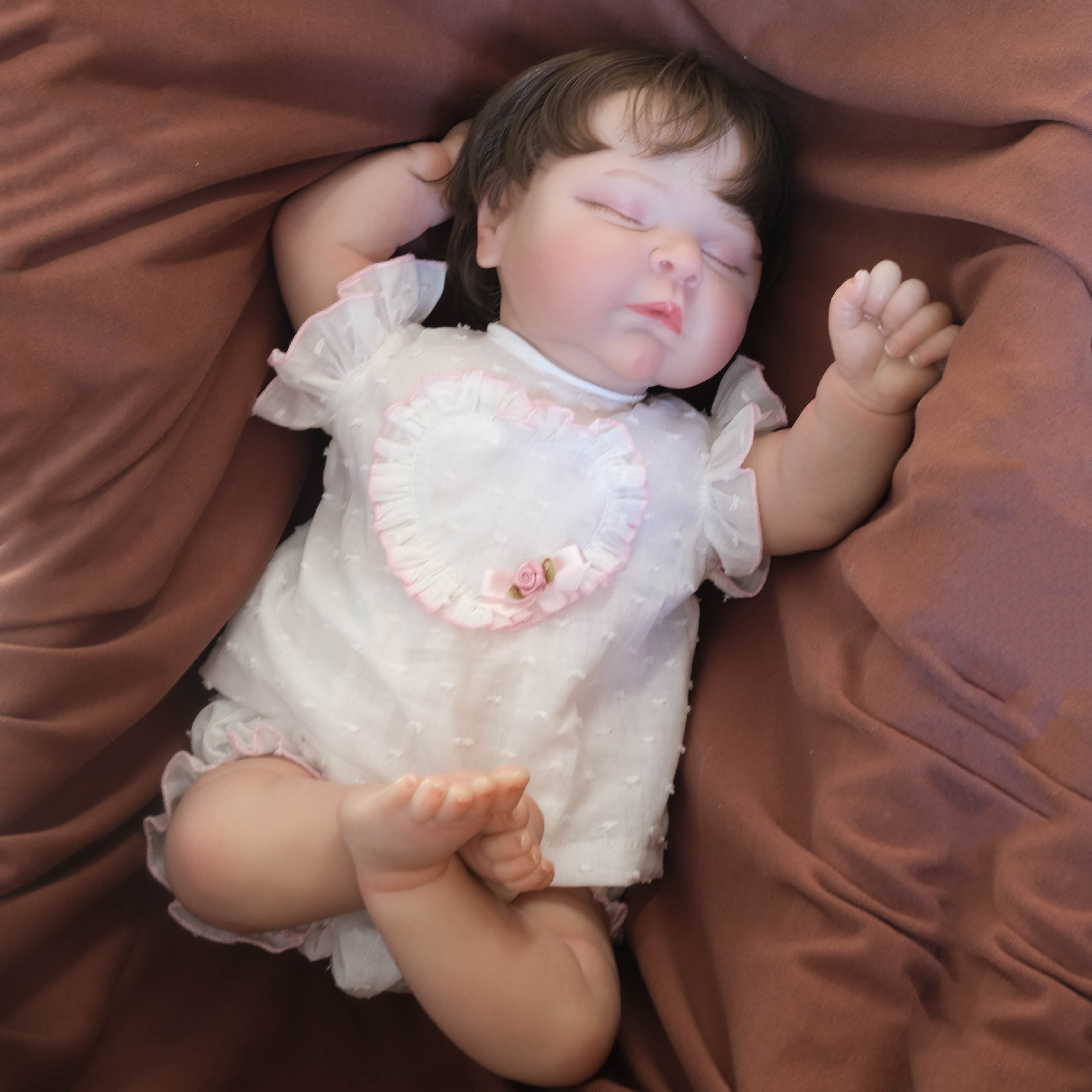 Lifelike Reborn Baby Dolls 20 inch Realistic Newborn Baby Cloth Body Poseable Sleeping Real Life Baby with Doll Accessories & Gift Box for Kids Age 3+