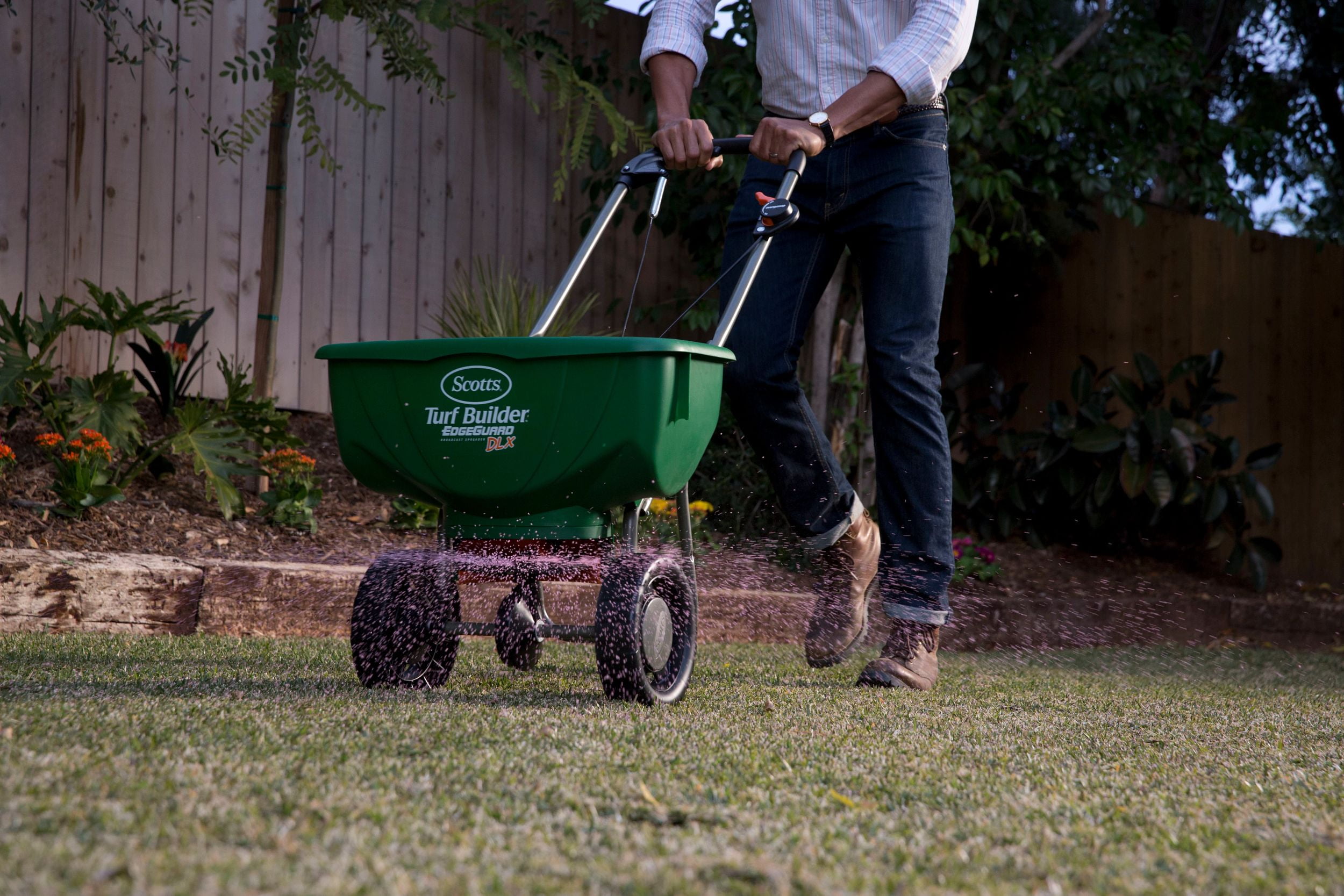 Scotts Turf Builder Bonus S Southern Weed & Feed2, 17.24 lbs. (2-Pack)