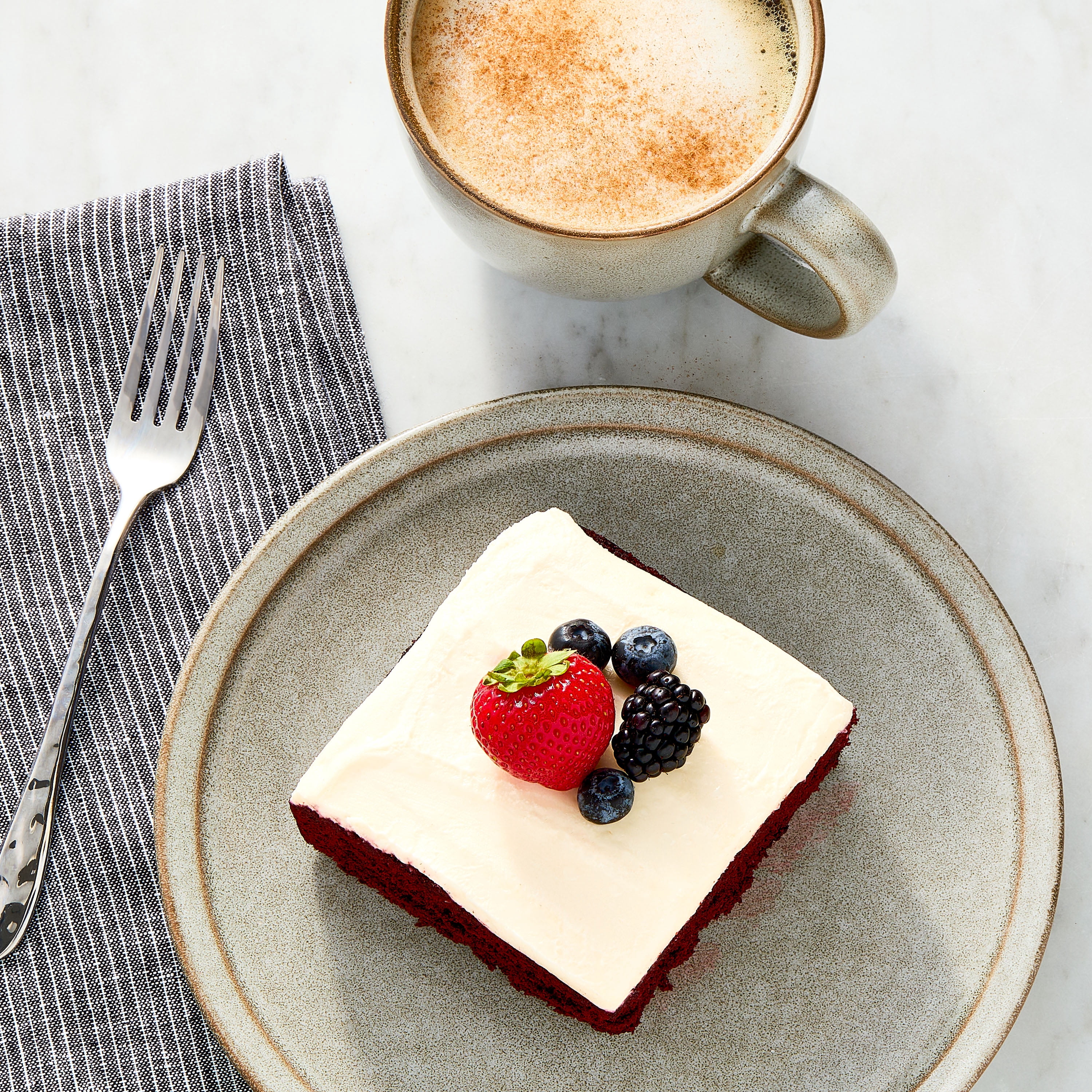 Freshness Guaranteed Red Velvet Cake Square, Baked, 6.33 oz (Refrigerated)