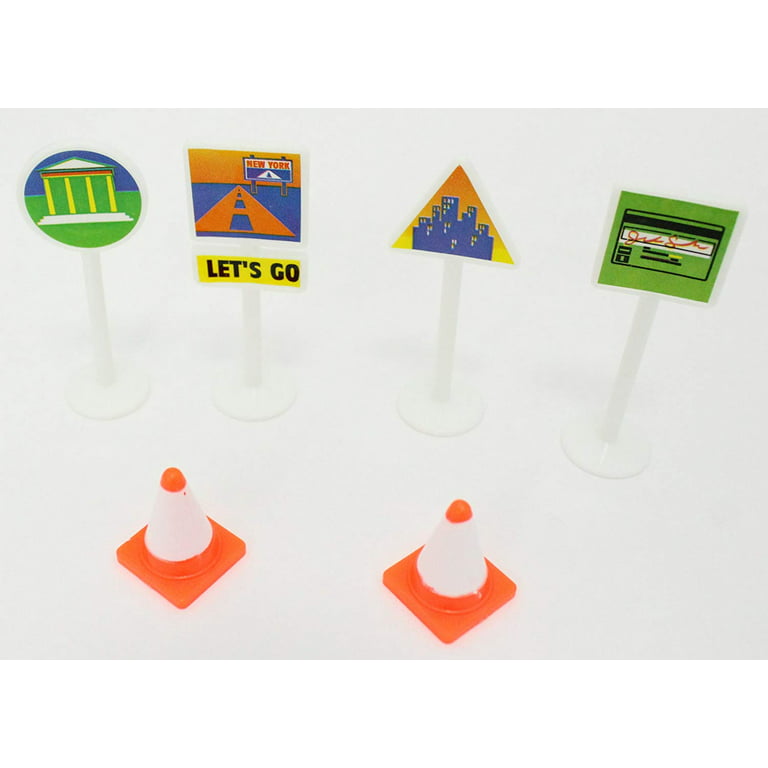 Toy story 2 Jigsaw puzzle 1 The toys under traffic cones to cross the road