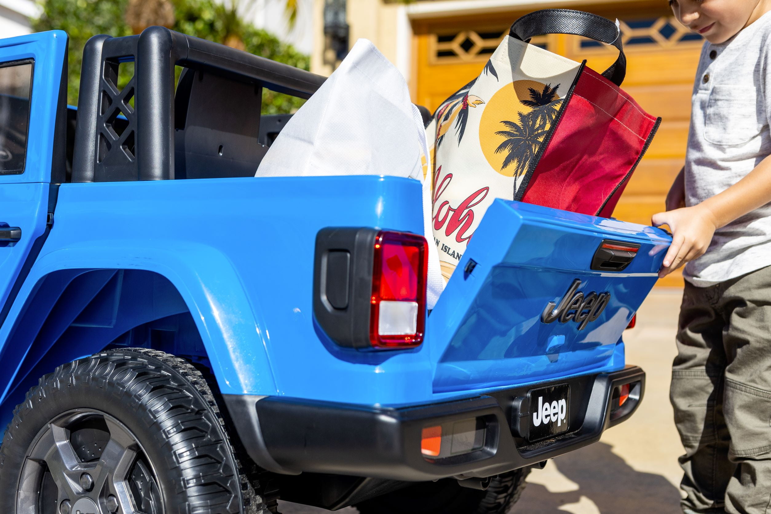 Jeep Gladiator Rubicon 12V Battery Powered Ride on, 2 Seater, Children Ages 3-5, Max Spped 5 MPH, Blue