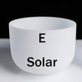 thumbnail image 3 of Cuenco tibetano de cristal de cuarzo esmerilado con sonido perfecto de 8 pulgadas y forma de plexo solar, color blanco, 3 of 5