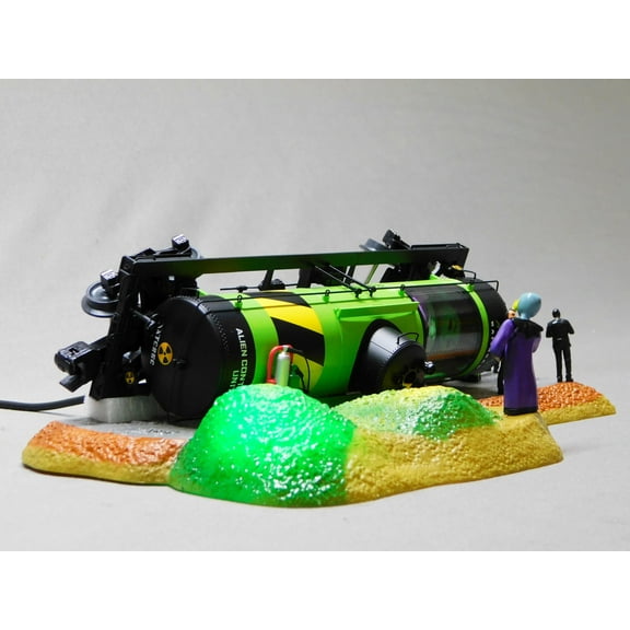 LIONEL AREA 51 TANK CAR ACCIDENT O GAUGE 2529050