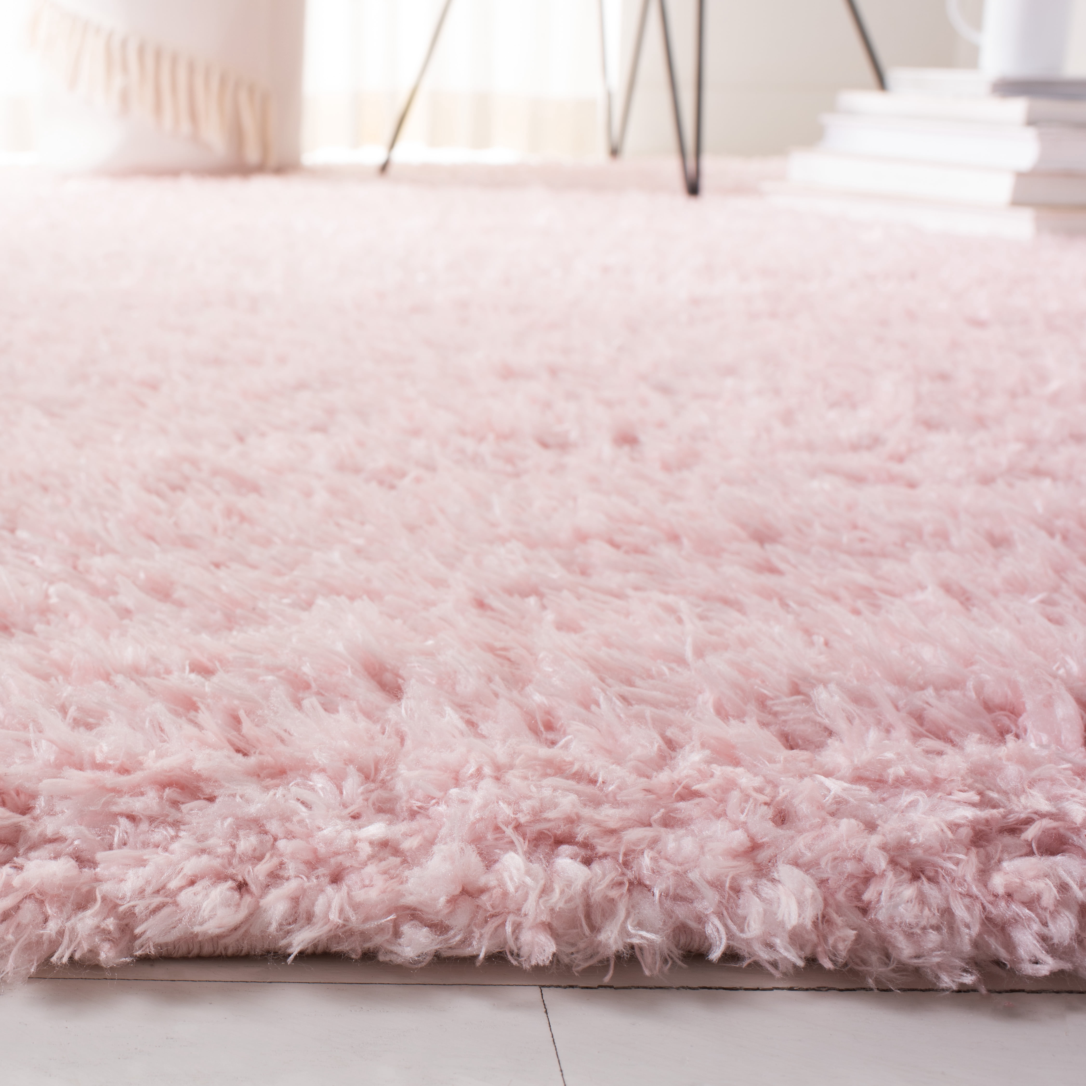 SAFAVIEH Madrid Miah Solid Polyester Shag Runner Rug, Blush, 2' x 12'