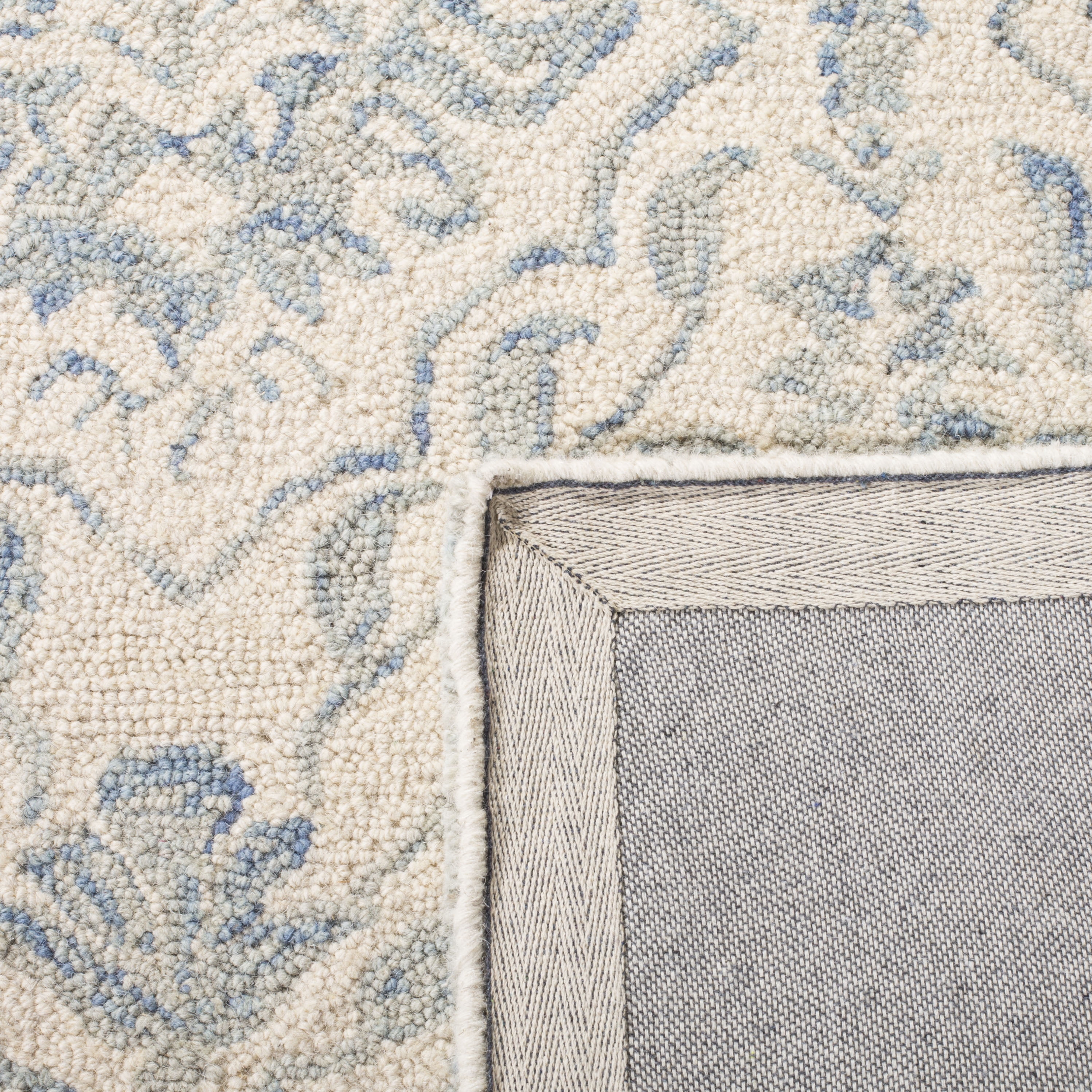 Safavieh Dip Dye Beranadette Floral Wool Area Rug, Light Blue/Ivory, 5' x 5' Round
