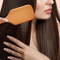 thumbnail image 4 of Cepillo de madera de haya natural para cabello grueso, rizado, fino, largo, corto y seco., 4 of 5