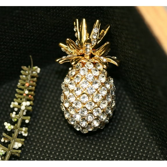 Rhinestone Pineapple Brooch Gold Tone Metal and Clear Rhinestones Pin