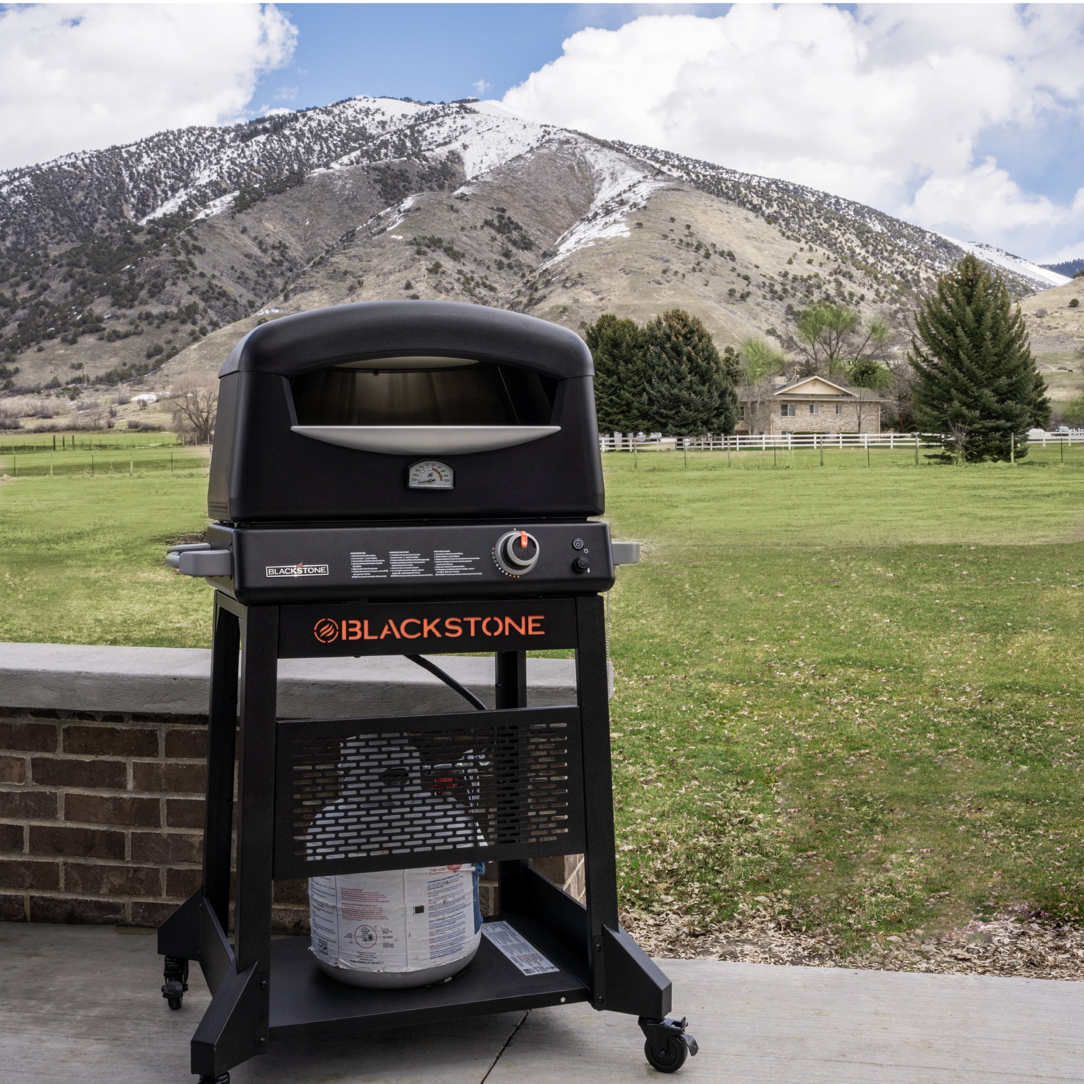 Blackstone Outdoor Propane Pizza Oven with 16" Rotating Cordierite Stone and Mobile Stand