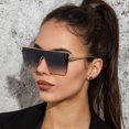 thumbnail image 2 of Gafas de sol de Metal Vintage para hombre y mujer, anteojos de sol Steampunk a la moda, parte superior plana, montura grande, gradiente, 2 of 5