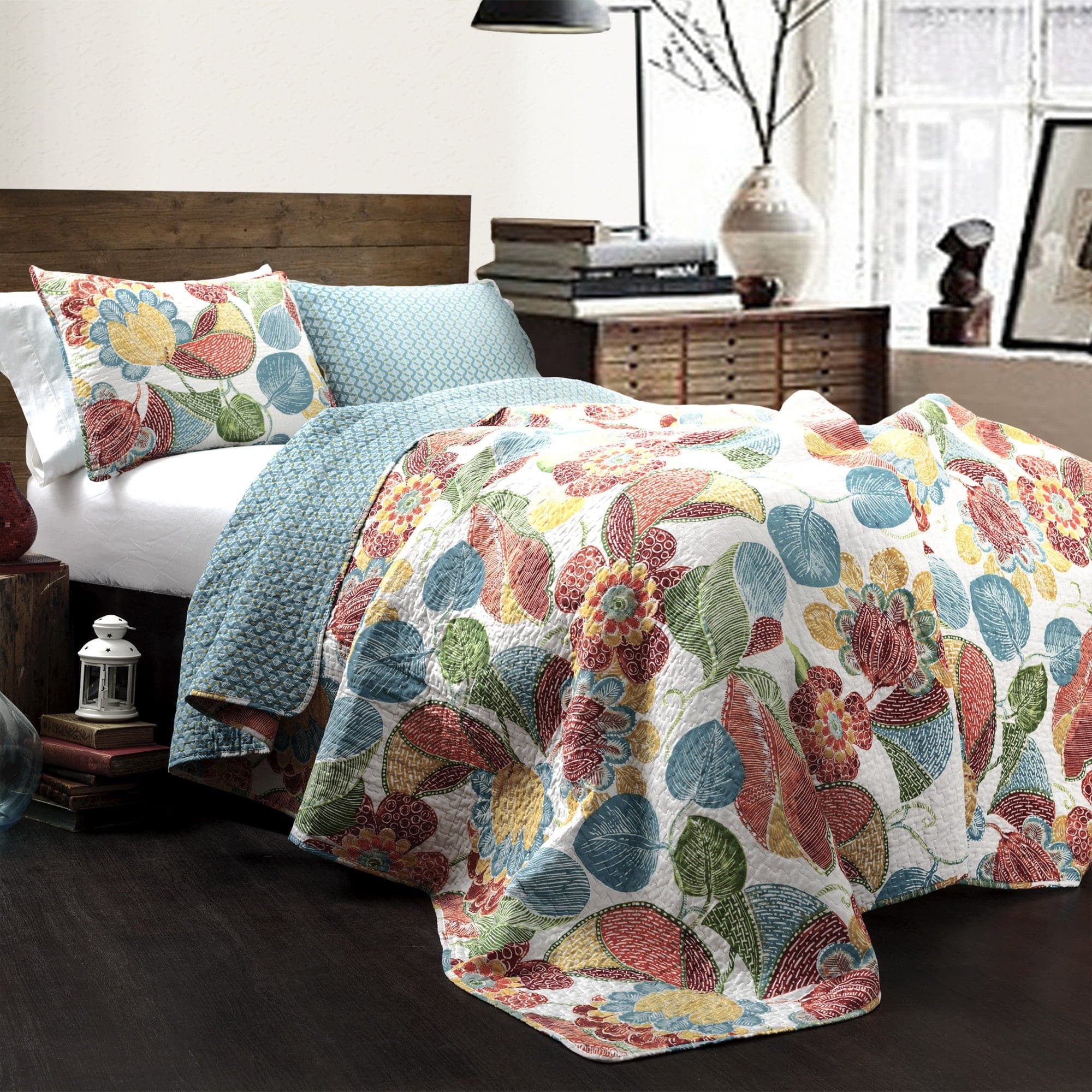 Lush Decor Layla Floral Cotton Lightweight Reversible Quilt, King, Yellow/Gray, 3-pc set includes: 1 Quilt, 2 Pillow Shams