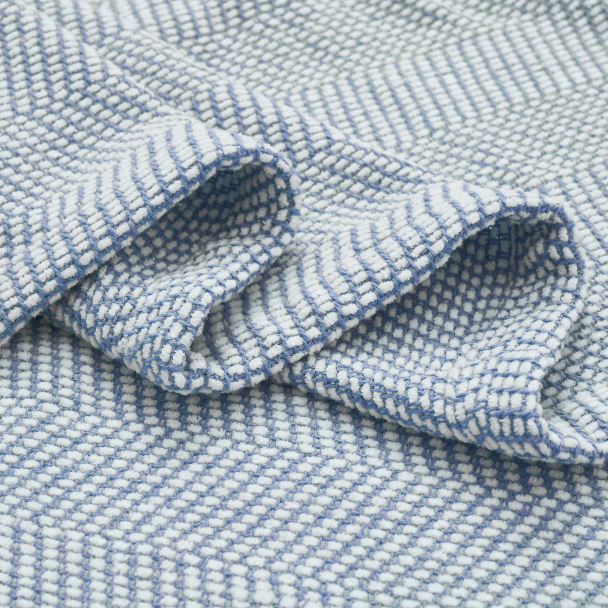Superior Chrisney Chevron Cotton Blanket, King, Blue