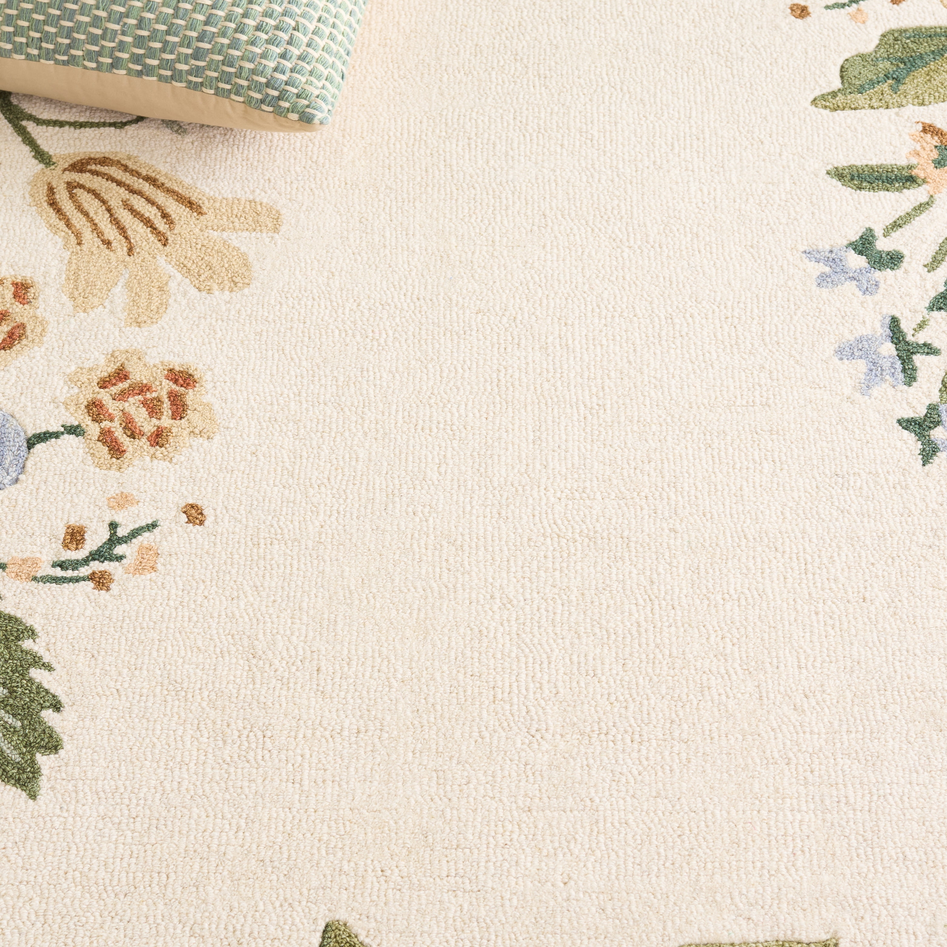 Safavieh Jardin Emalee Floral Area Rug, Ivory/Green, 9' x 12'