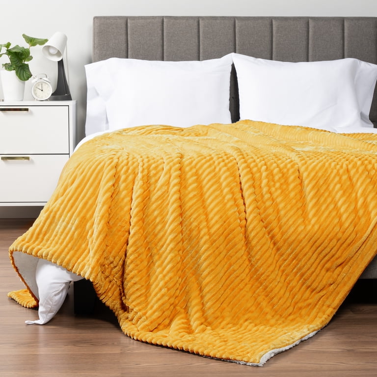 Pavilia Fleece Sherpa Throw Blanket, Yellow 50x60 photo 4