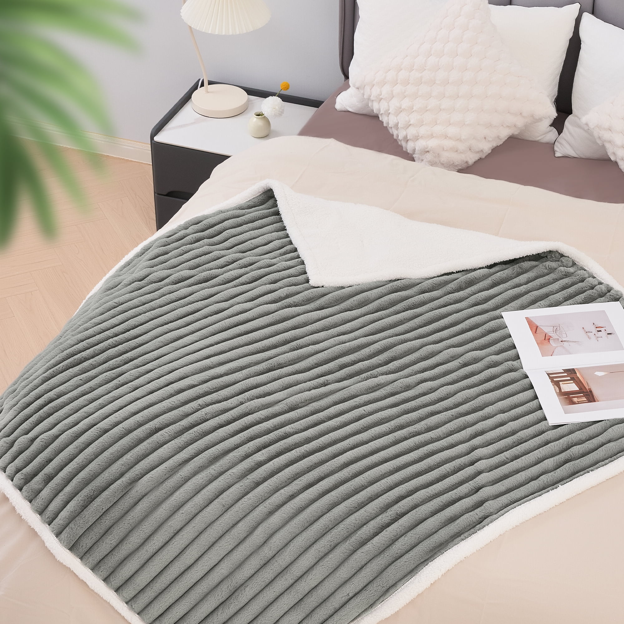 MaxKare Heated Throw Blanket, Soft Faux Fur & Shu Velvet Electric Blanket, 6 Heating Levels, 4 Hours Timer, Large LED Display, 50" x 60" Gray & White
