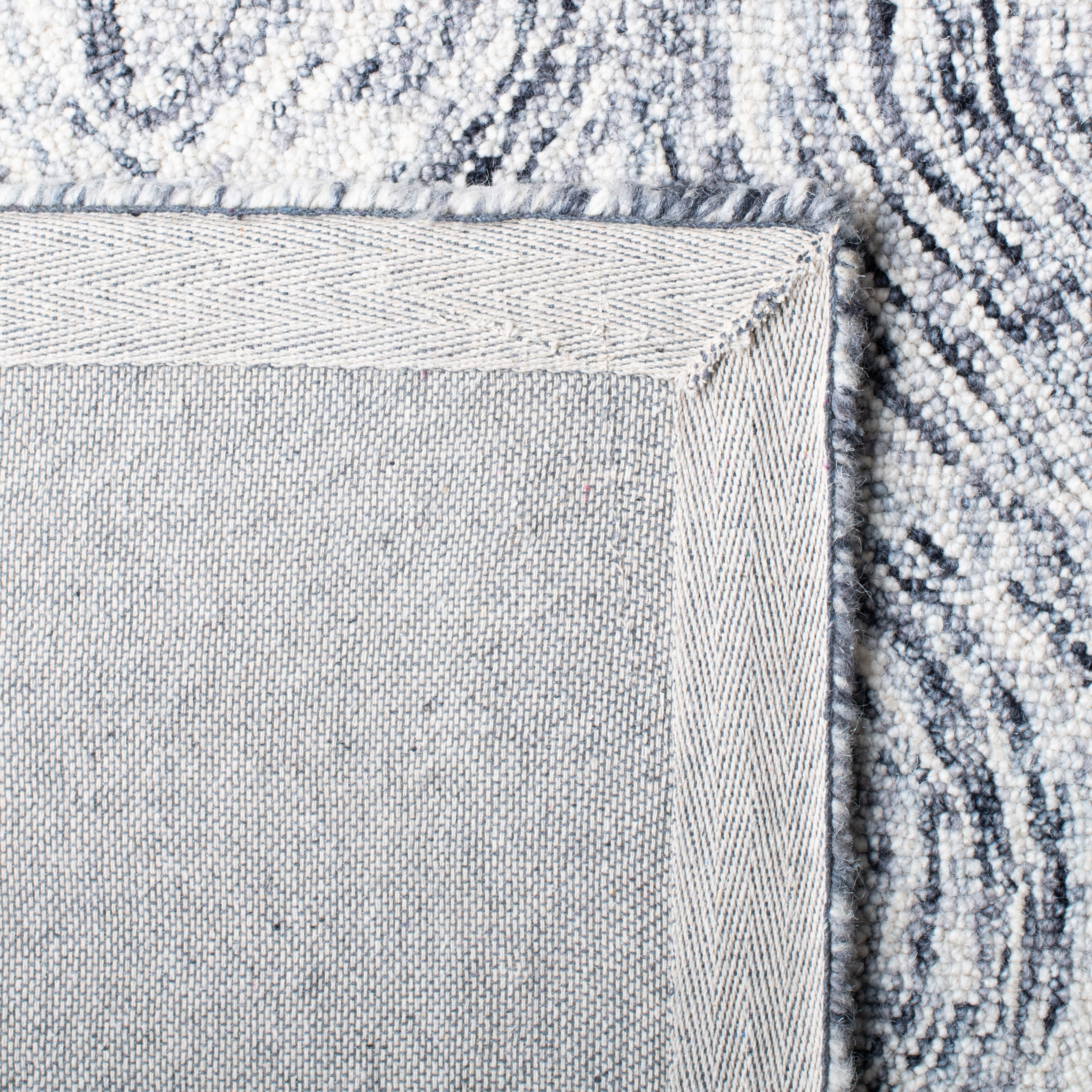 SAFAVIEH Ikat Kim Geometric Wool Area Rug, Silver/Grey, 6' x 9'