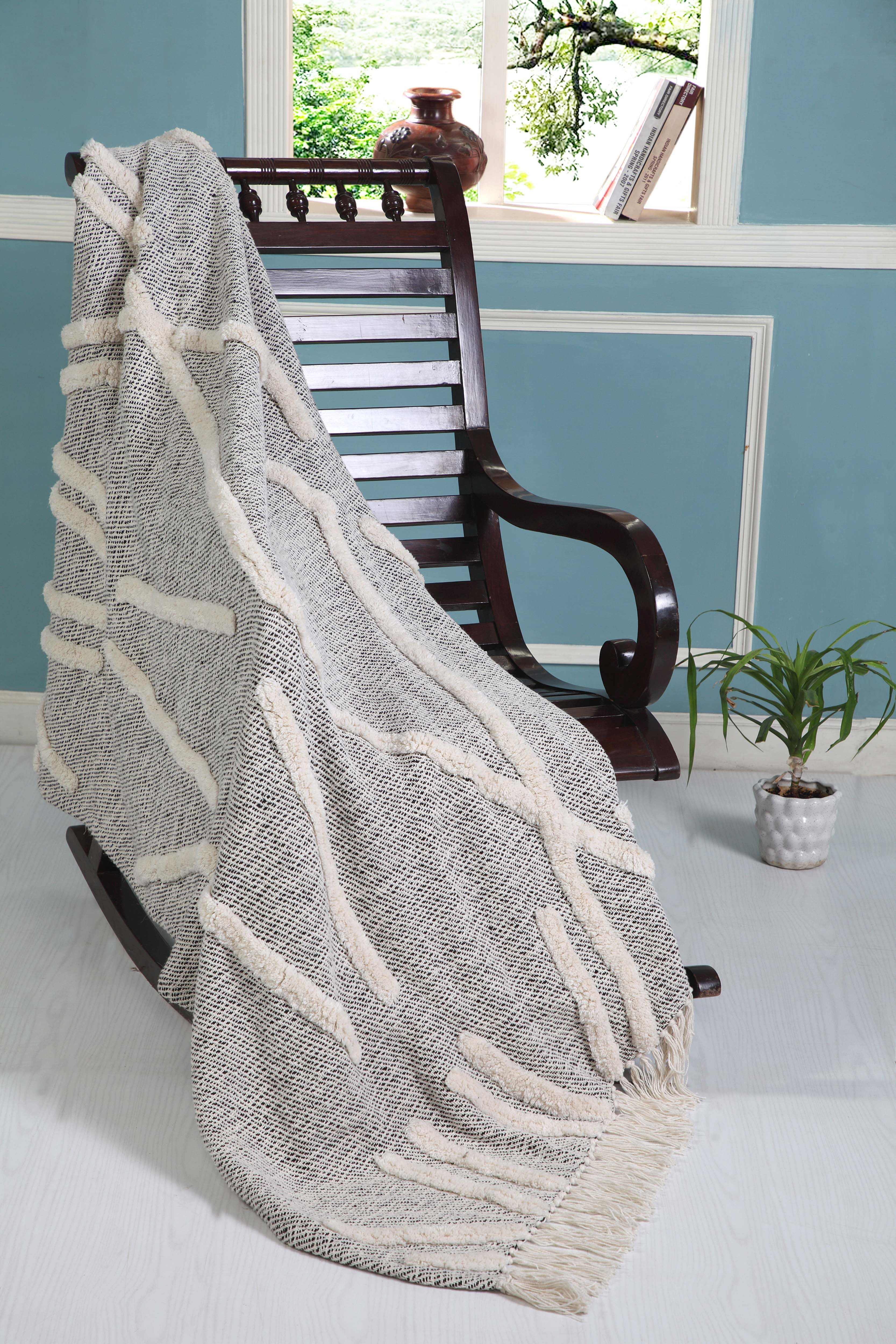 LR Home Ruby Gray/White Diamond Shag Lightweight Cotton Throw Blanket, 50" x 60"