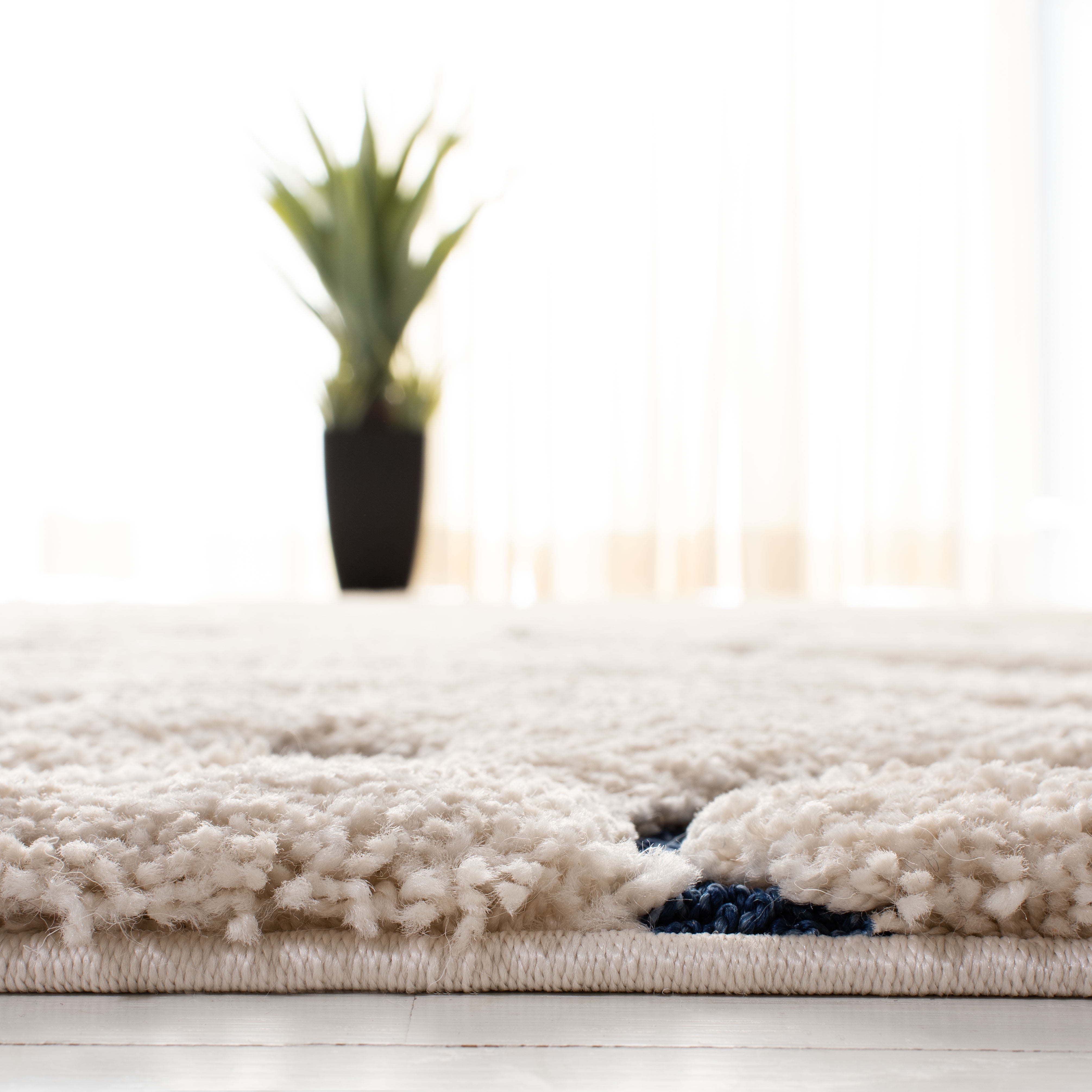SAFAVIEH Florida Doug Floral Vines Geometric Shag Area Rug, Cream/Blue, 2'3" x 4' - Transitional Modern Design, Cream & Blue, Non-Shedding & Easy Cleaning, Ultra Plush Thick Pile, Ideal for Living Ro