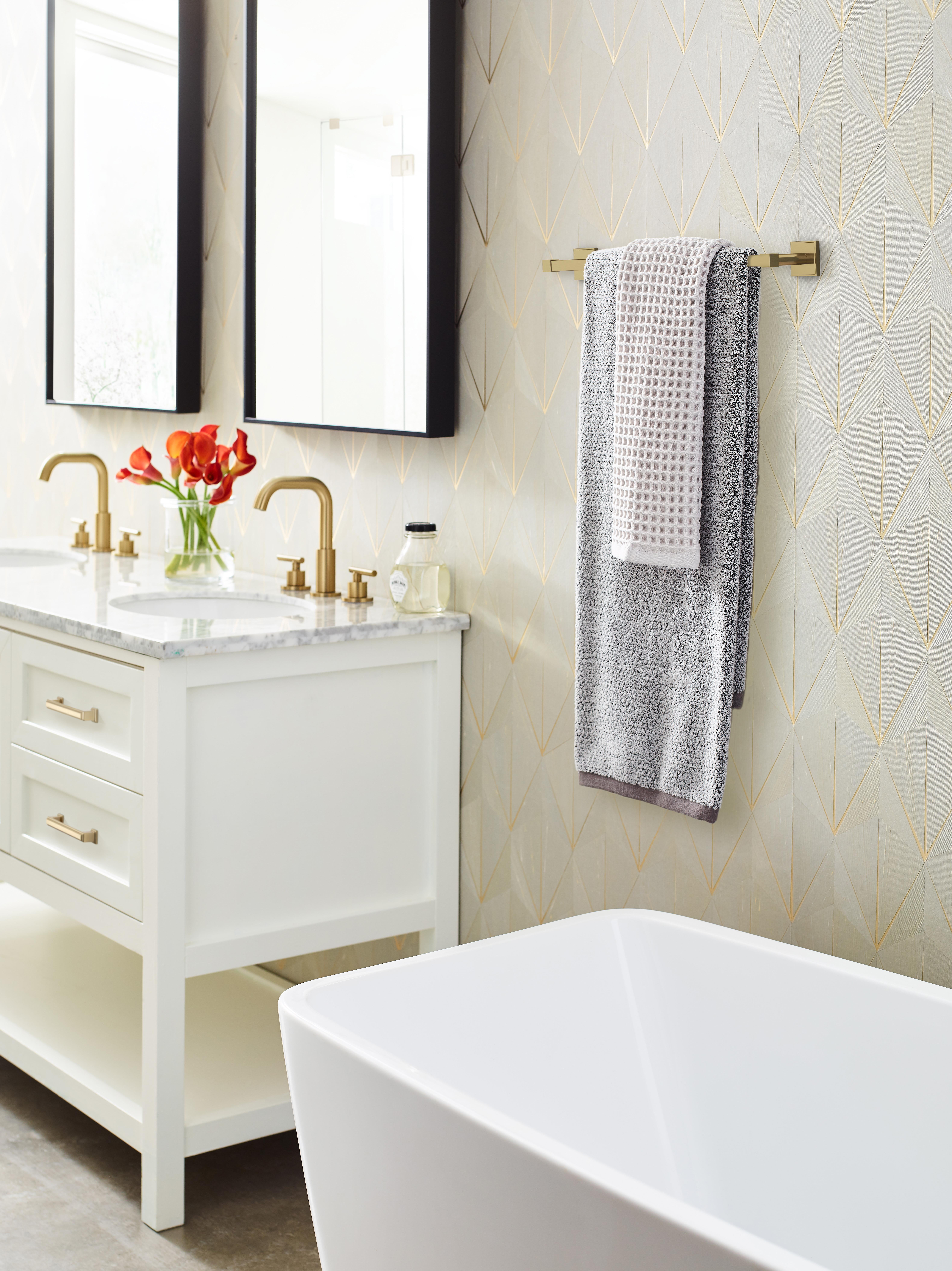 Amerock Appoint Golden Champagne 18 inch (457mm) Towel Bar