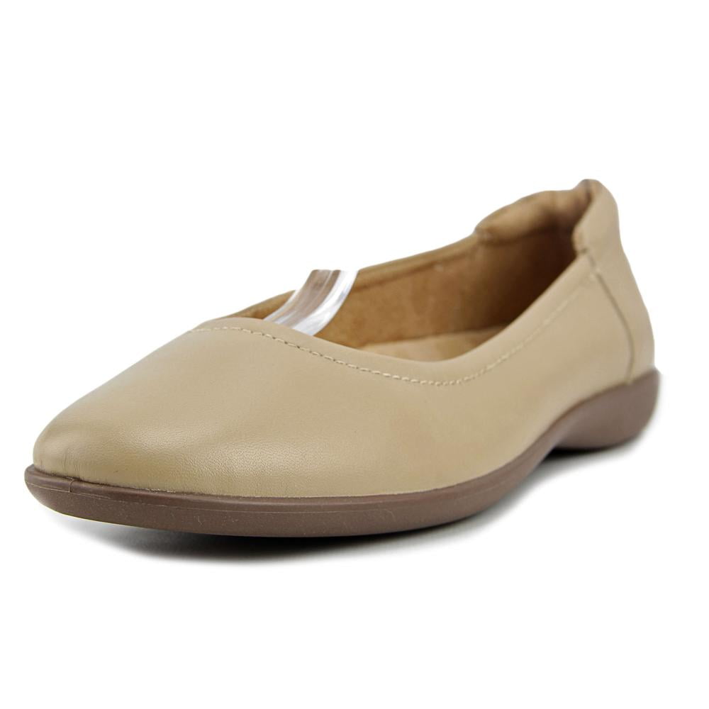 naturalizer flats flexy