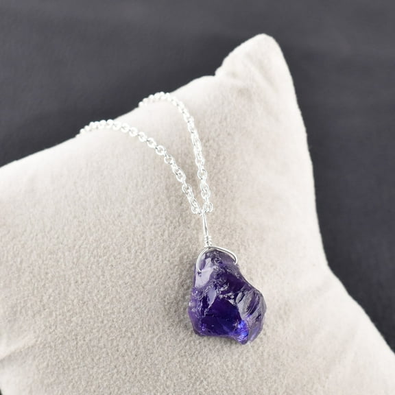 QNAVIC Natural Raw Amethyst Rough Gemstone Handmade Dainty Pendant Necklace for Women, Healing Energy Crystals, February Birthstone Jewelry Gift for Her Silver Plated Chain 18 inch