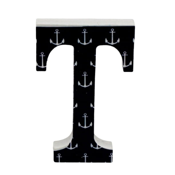 Letrero de madera con letras mayúsculas en inglés de la A a la Z y eslogan LOVE CERRED para eventos de marca T