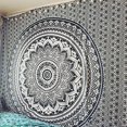 thumbnail image 3 of Tapiz de mandala psicodélico indio Ombre rojo, tapiz de decoración boho hippie de la India, colgante de pared de algodón grande multicolor 210 x 150 cms Ormromra LKX-0173-1, 3 of 6