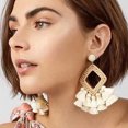 thumbnail image 4 of 1 par de pendientes estilo bohemio exagerado con flecos y trenzas de ratán retro con flecos y borlas, joyería para mujer (blanco), 4 of 5