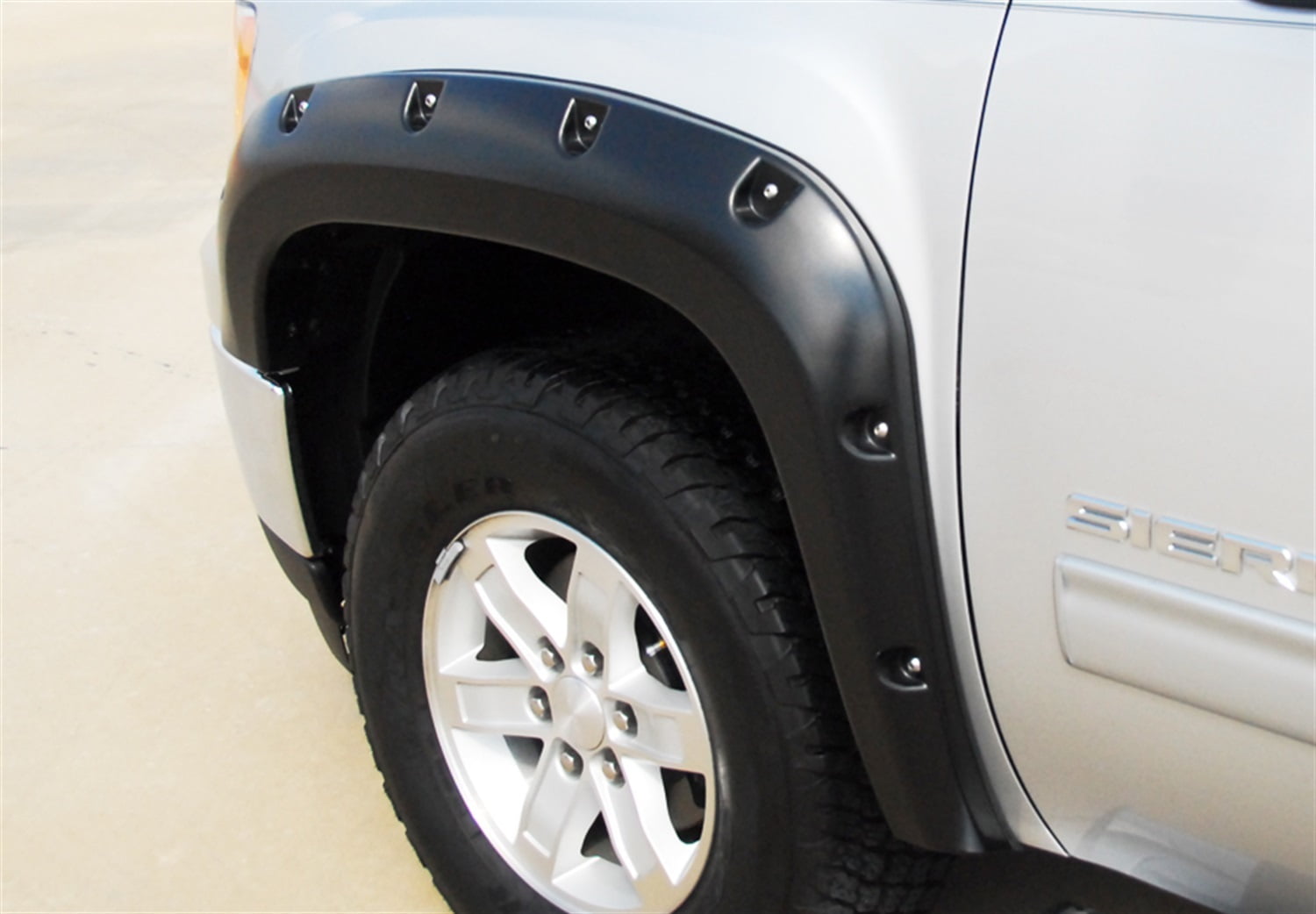 Lund RX109S RX Rivet-Style Fender Flares Fits select: 2011-2013 GMC SIERRA, 2009-2010 GMC SIERRA C1500