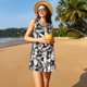 thumbnail image 3 of Balery Lilies Flowers Vestidos de verano para mujer con estampado: vestido holgado sin mangas, vestido playero informal y cómodo para días calurosos., 3 of 7