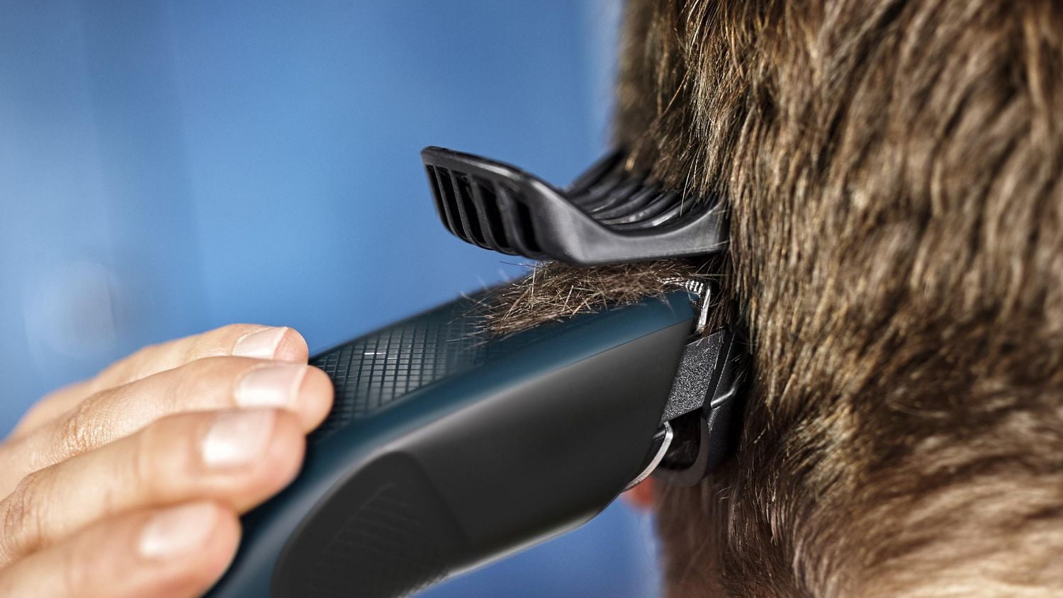 Philips Hair Clipper Series 3000, DualCut blade technology & Trim & Self-sharpening stainless steel blades, HC3505/15