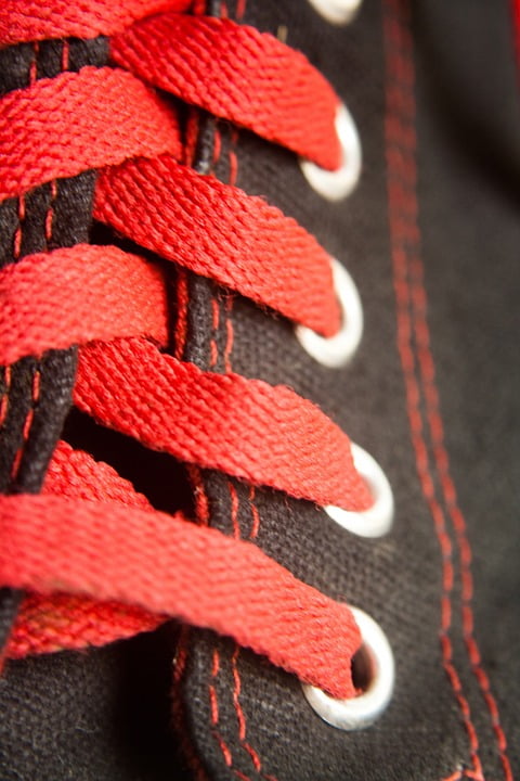 red converse black laces