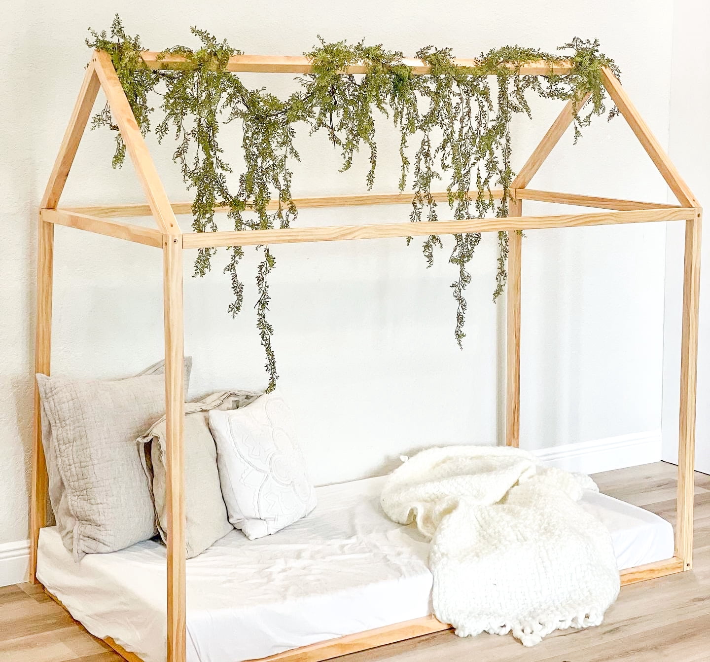 2MamaBees Montessori House Bed Full