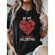 thumbnail image 1 of Camiseta gráfica "Be My Bloody Valentine" para mujer - 100 % casual, manga corta, lavable a máquina, negra con diseño de corazón rojo, camiseta informal, 1 of 5
